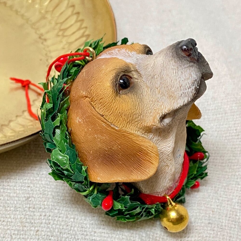 Beagle Wreath Vintage Christmas Ornament Terrier Hound Dog Carved Painted Resin - Picture 4 of 8